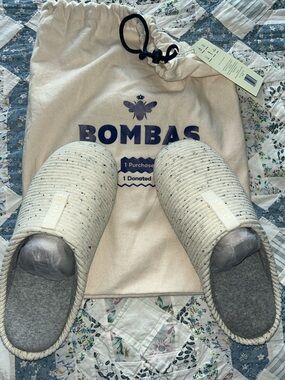 Bomba‘s nest slippers new with bag size 8